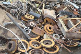 how much is 300 pounds of scrap metal worth​